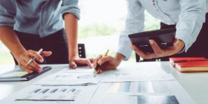 Bedah Kasus dan Strategi Mitigasi Risiko Finansial